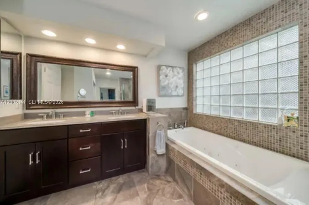 10157 NW 4th St #1 Plantation, FL 33324