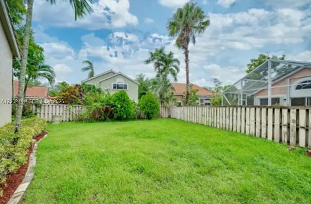 10157 NW 4th St #1 Plantation, FL 33324