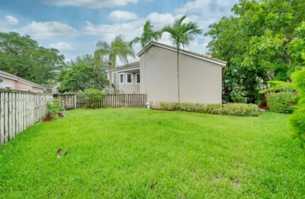 10157 NW 4th St #1 Plantation, FL 33324