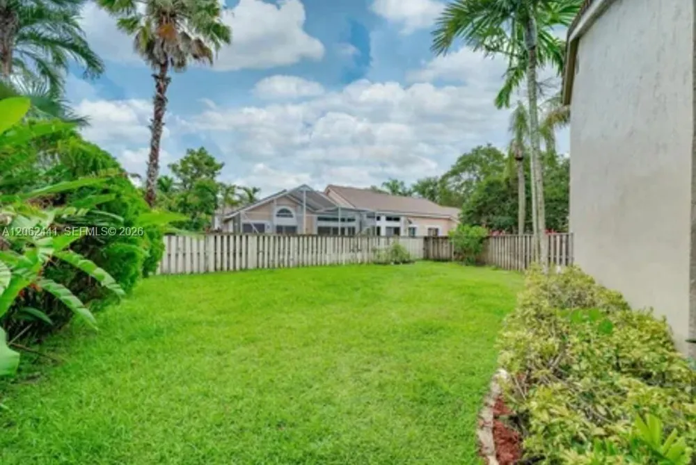 10157 NW 4th St #1 Plantation, FL 33324