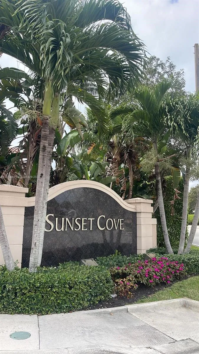 10157 NW 4th St #1 Plantation, FL 33324