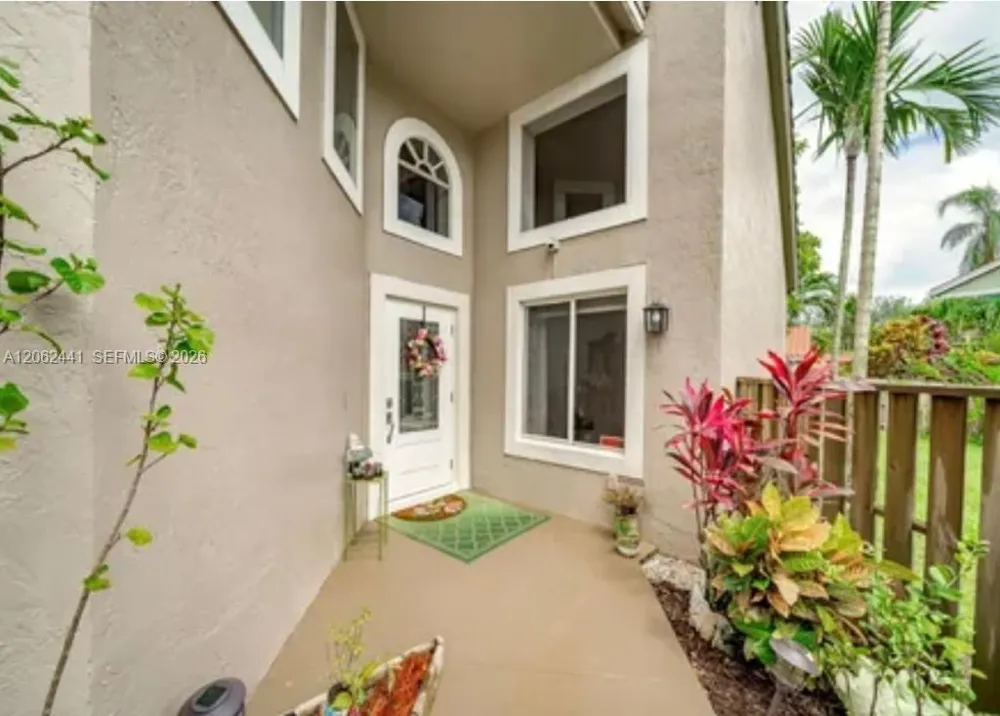 10157 NW 4th St #1 Plantation, FL 33324