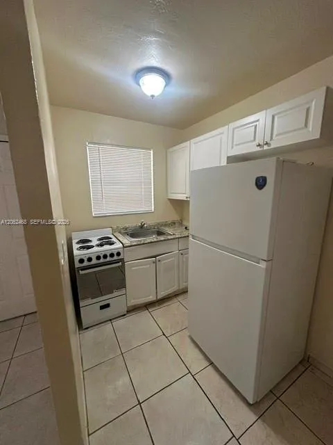 110 W 26th St #4 Hialeah, FL 33010