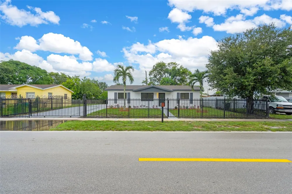 3400 NW 211th St Miami Gardens, FL 33056