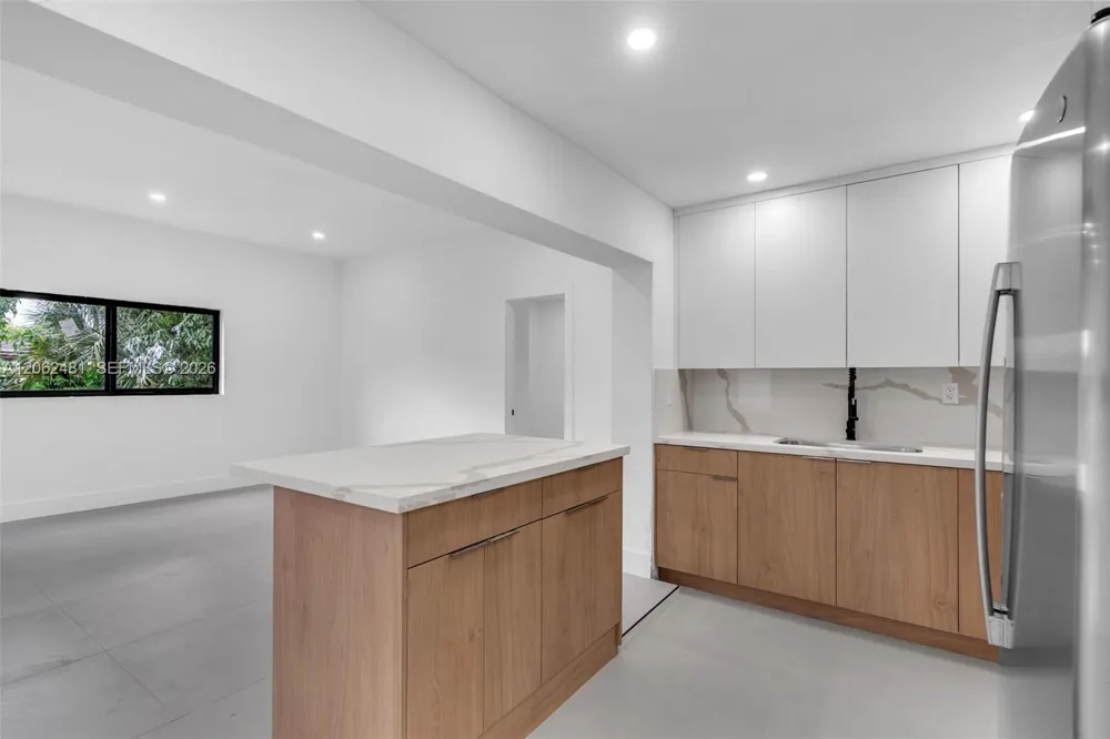 3400 NW 211th St Miami Gardens, FL 33056
