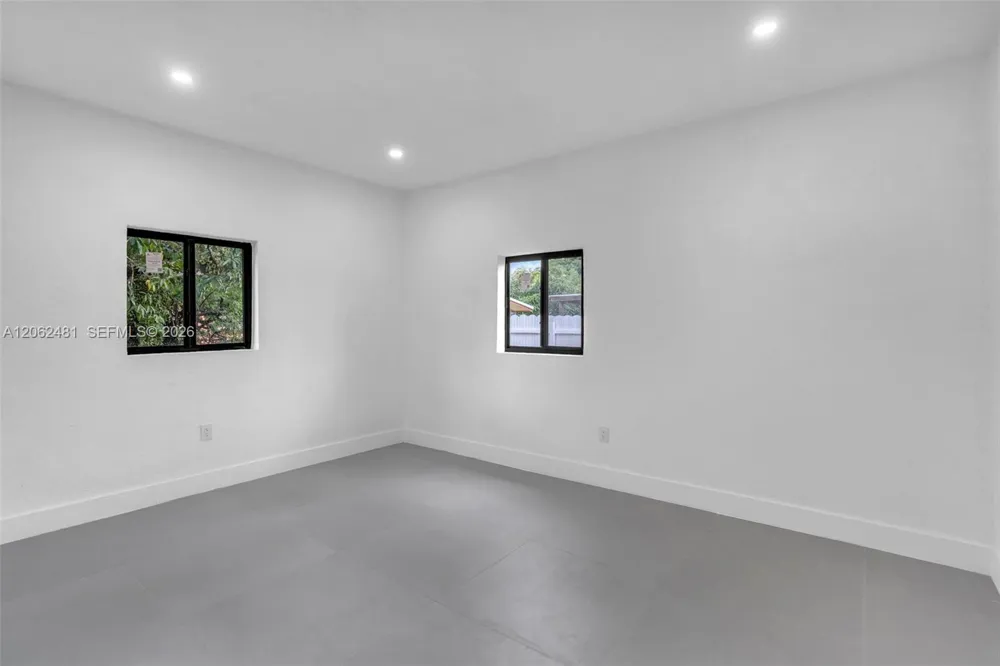 3400 NW 211th St Miami Gardens, FL 33056