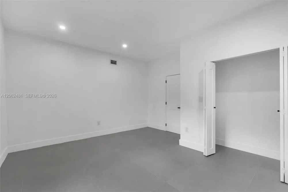 3400 NW 211th St Miami Gardens, FL 33056