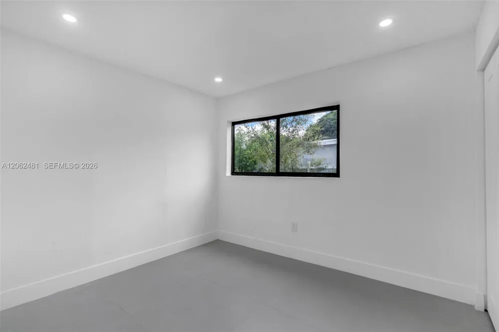 3400 NW 211th St Miami Gardens, FL 33056