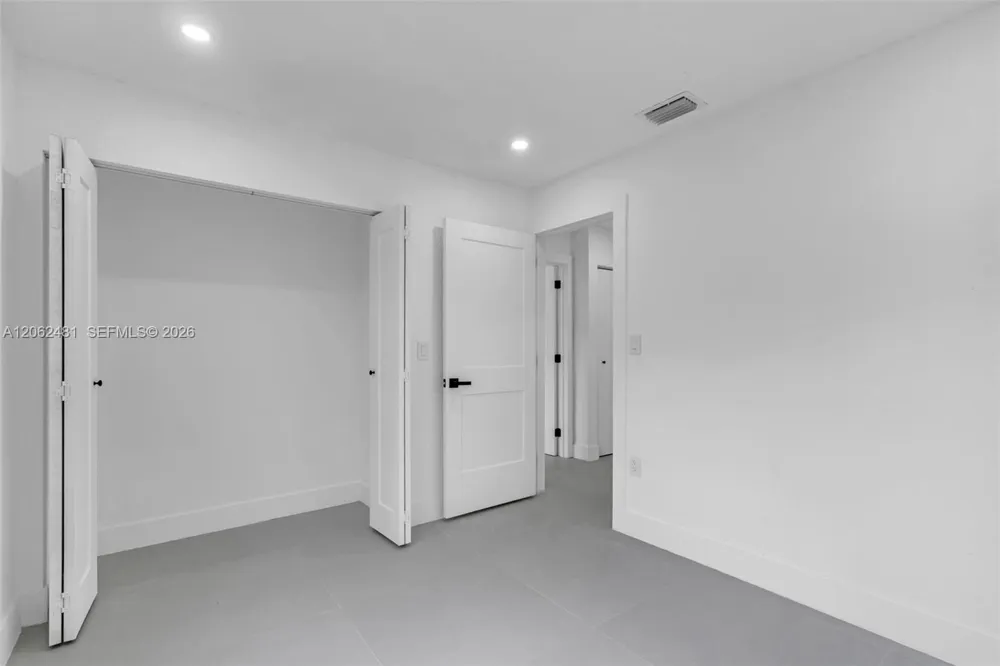 3400 NW 211th St Miami Gardens, FL 33056