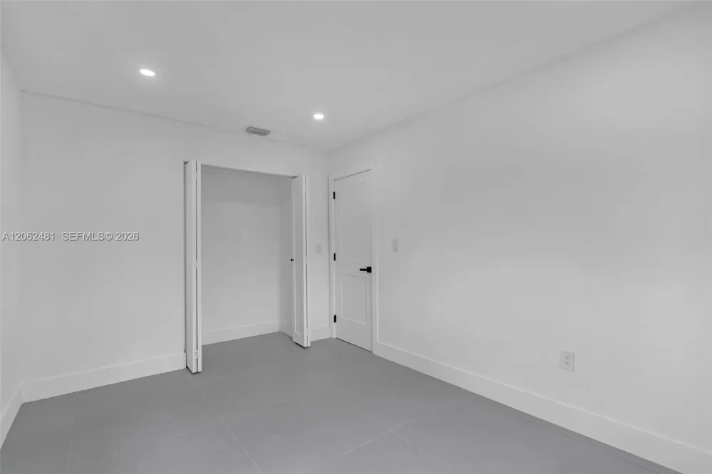 3400 NW 211th St Miami Gardens, FL 33056