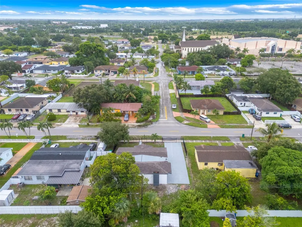 3400 NW 211th St Miami Gardens, FL 33056