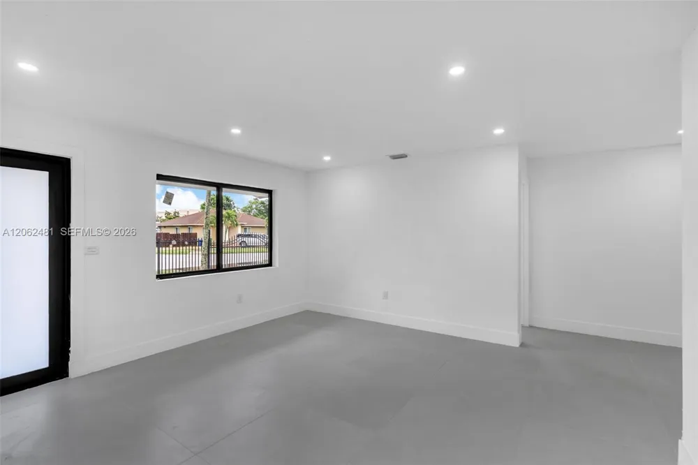 3400 NW 211th St Miami Gardens, FL 33056