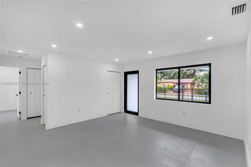 3400 NW 211th St Miami Gardens, FL 33056