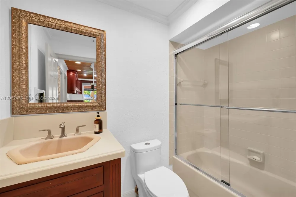 6879 Palm Grove Ct Palm Beach Gardens, FL 33418