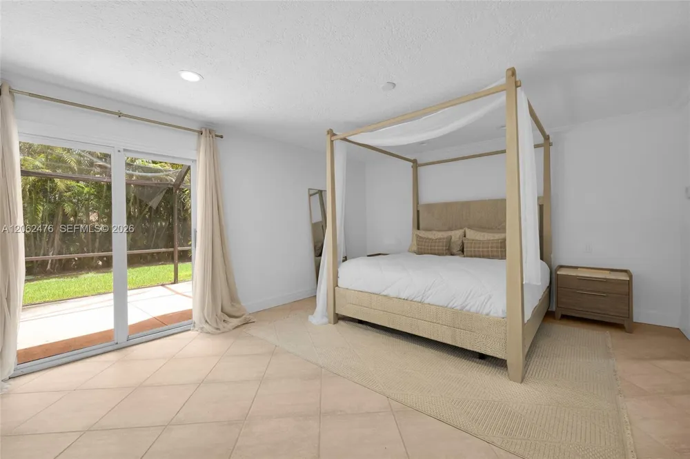 6879 Palm Grove Ct Palm Beach Gardens, FL 33418