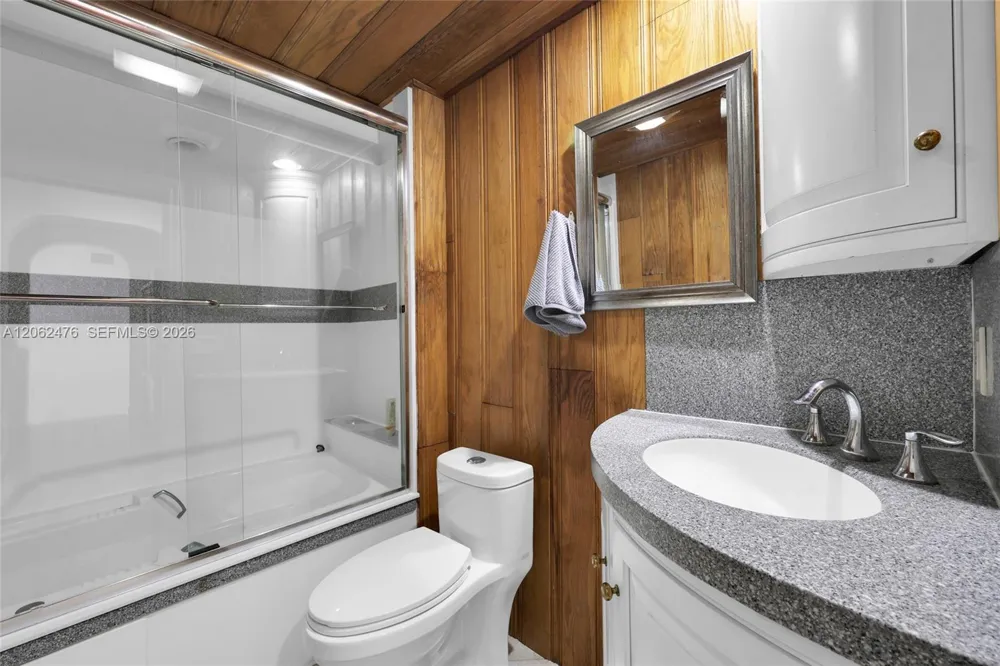 6879 Palm Grove Ct Palm Beach Gardens, FL 33418