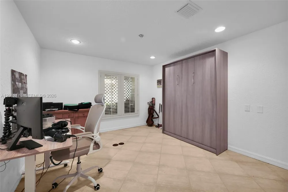 6879 Palm Grove Ct Palm Beach Gardens, FL 33418
