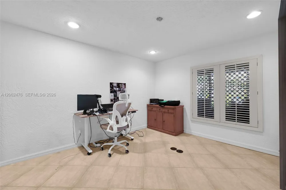 6879 Palm Grove Ct Palm Beach Gardens, FL 33418