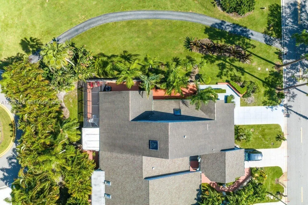 6879 Palm Grove Ct Palm Beach Gardens, FL 33418