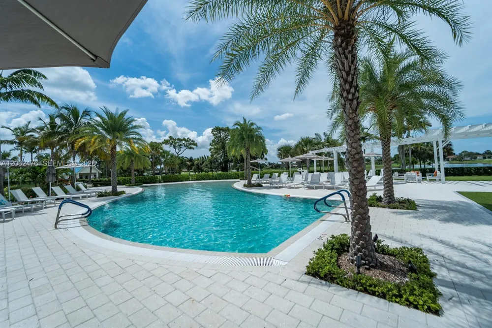 6879 Palm Grove Ct Palm Beach Gardens, FL 33418
