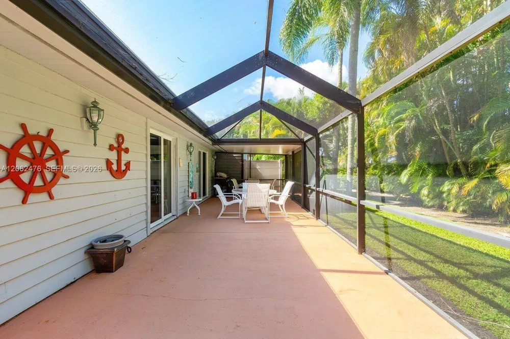 6879 Palm Grove Ct Palm Beach Gardens, FL 33418