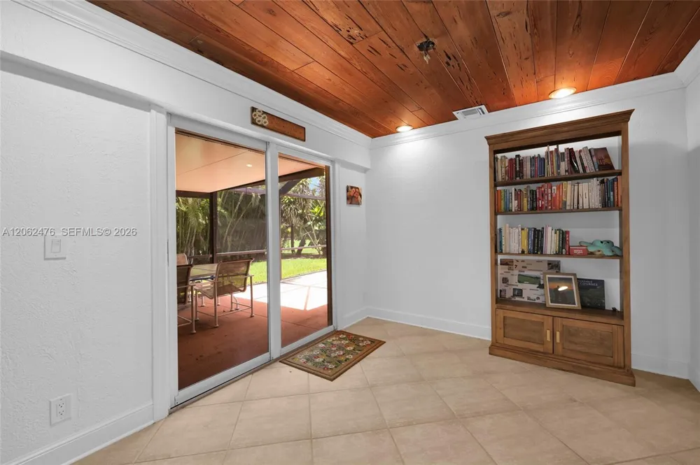 6879 Palm Grove Ct Palm Beach Gardens, FL 33418