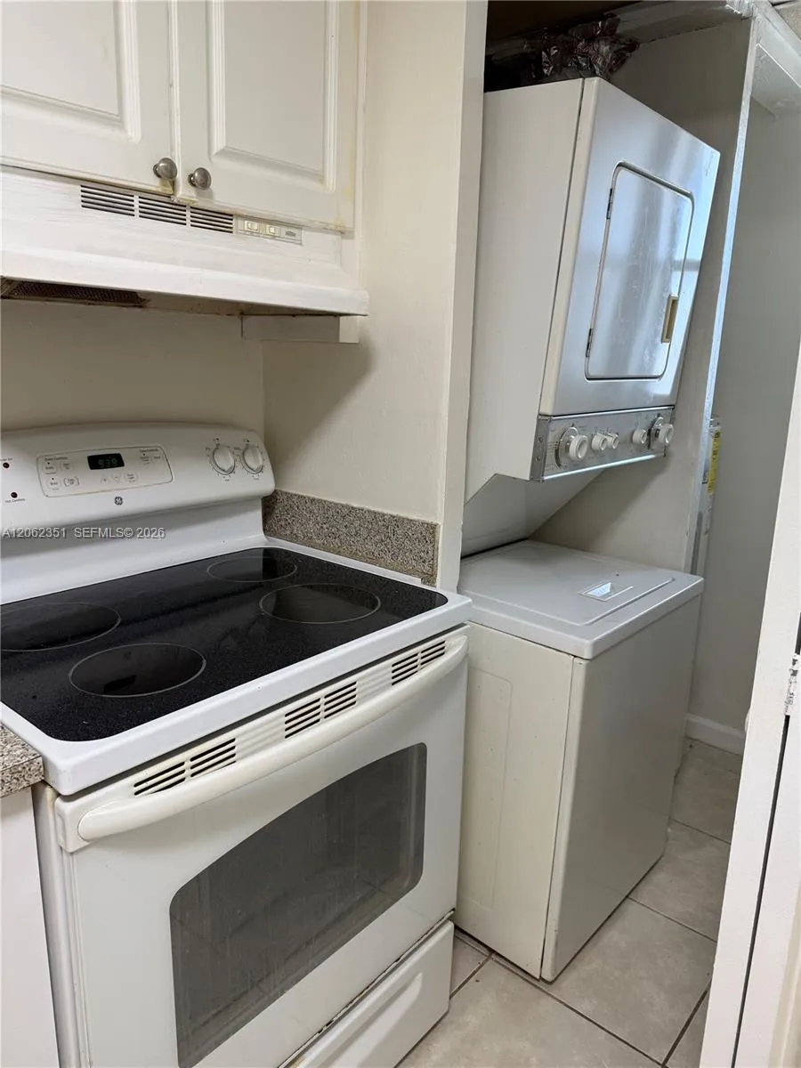 7825 Fairview Dr #204 Tamarac, FL 33321