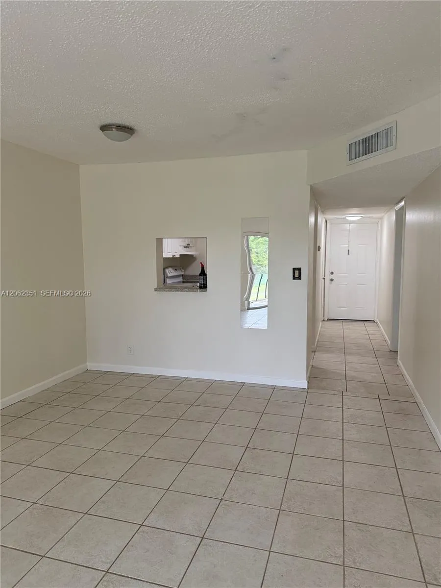 7825 Fairview Dr #204 Tamarac, FL 33321