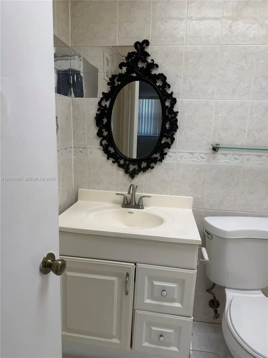 7825 Fairview Dr #204 Tamarac, FL 33321