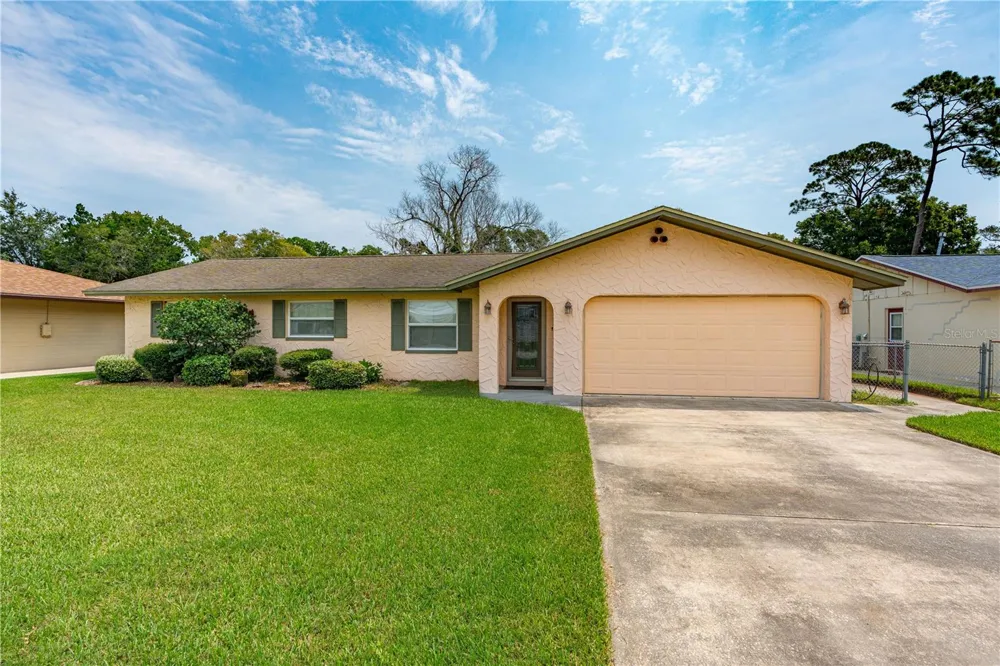 2955 CARRIAGE DRIVE South Daytona, FL 32119