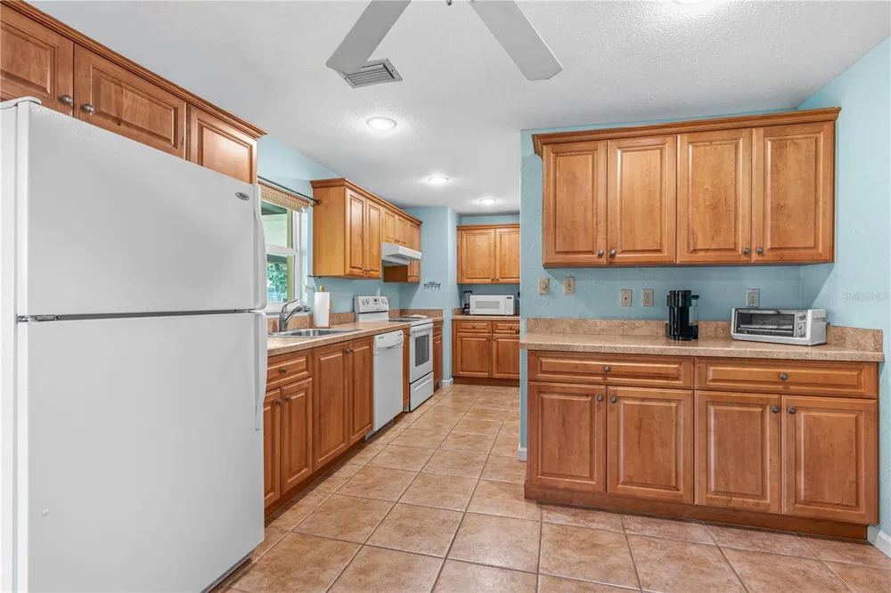 2955 CARRIAGE DRIVE South Daytona, FL 32119