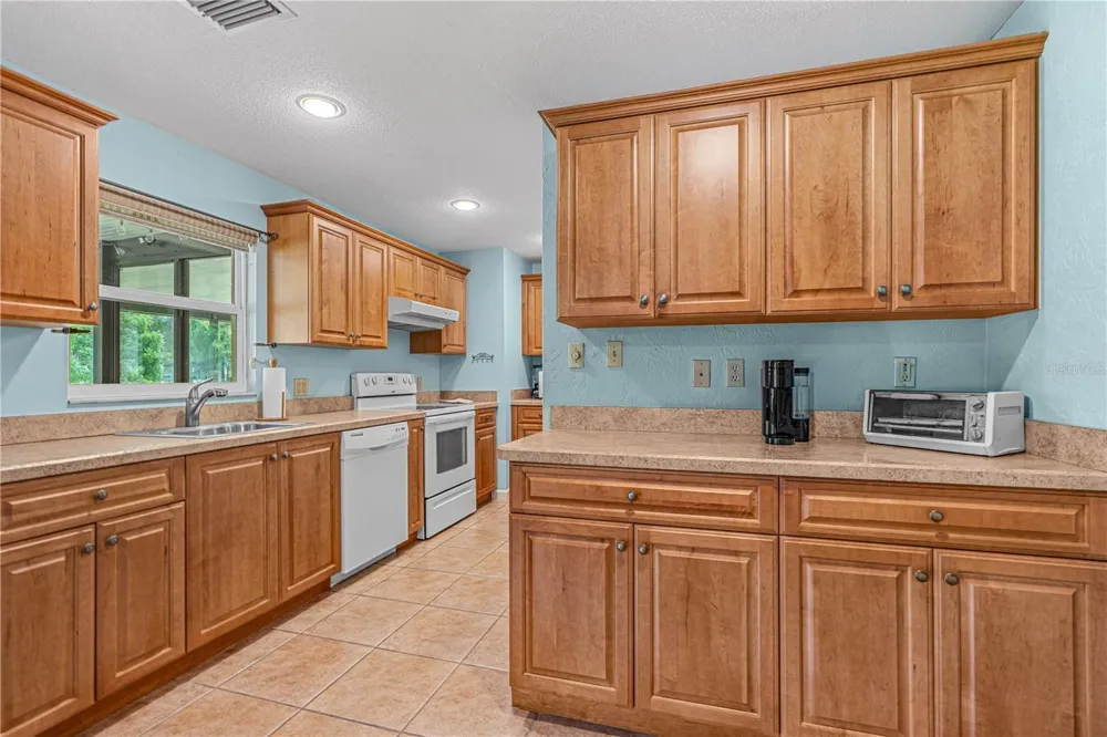 2955 CARRIAGE DRIVE South Daytona, FL 32119