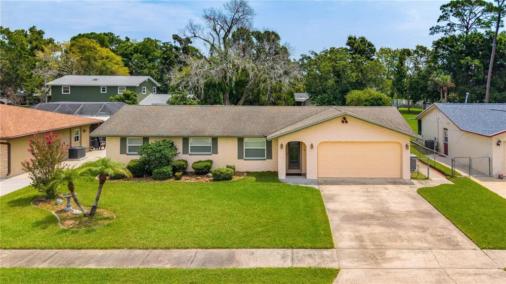 2955 CARRIAGE DRIVE South Daytona, FL 32119