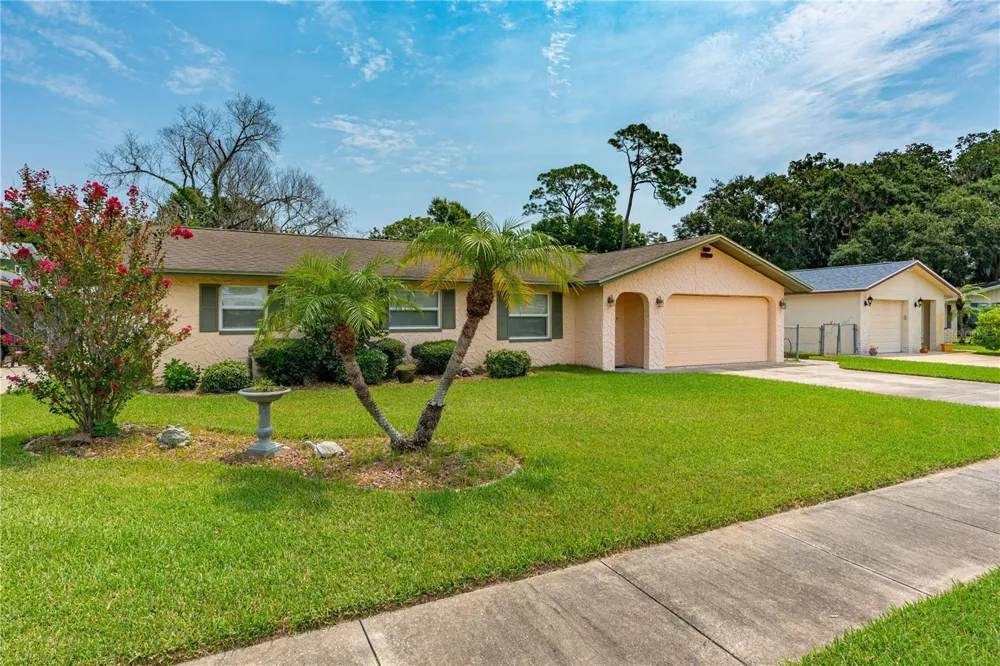 2955 CARRIAGE DRIVE South Daytona, FL 32119