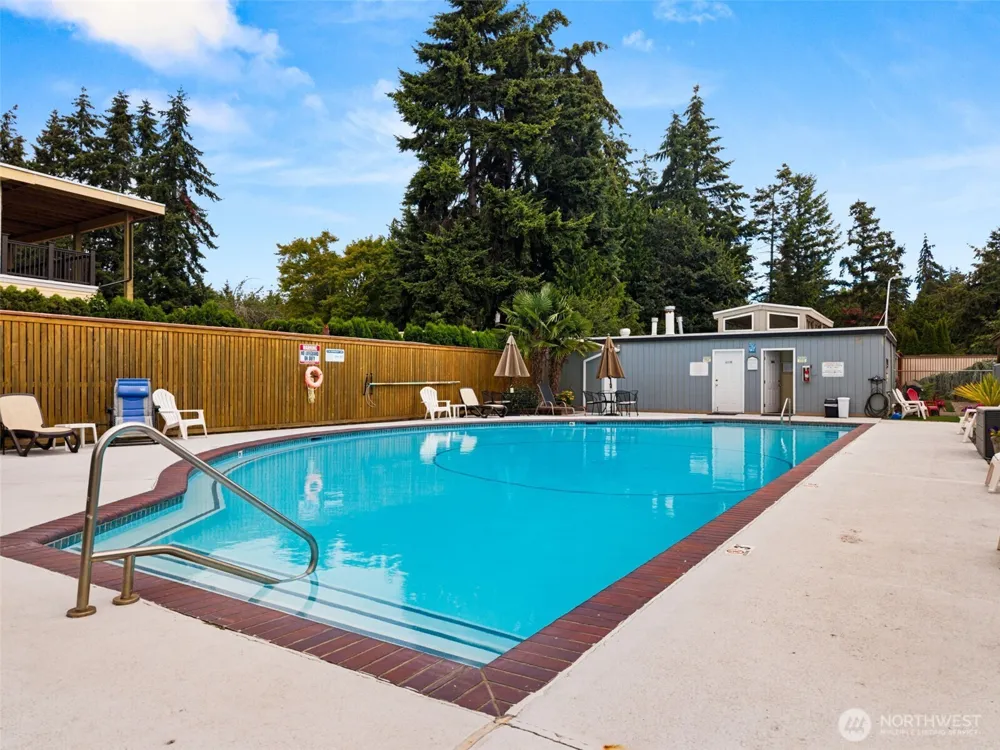 1111 S 249th Place Des Moines, WA 98198