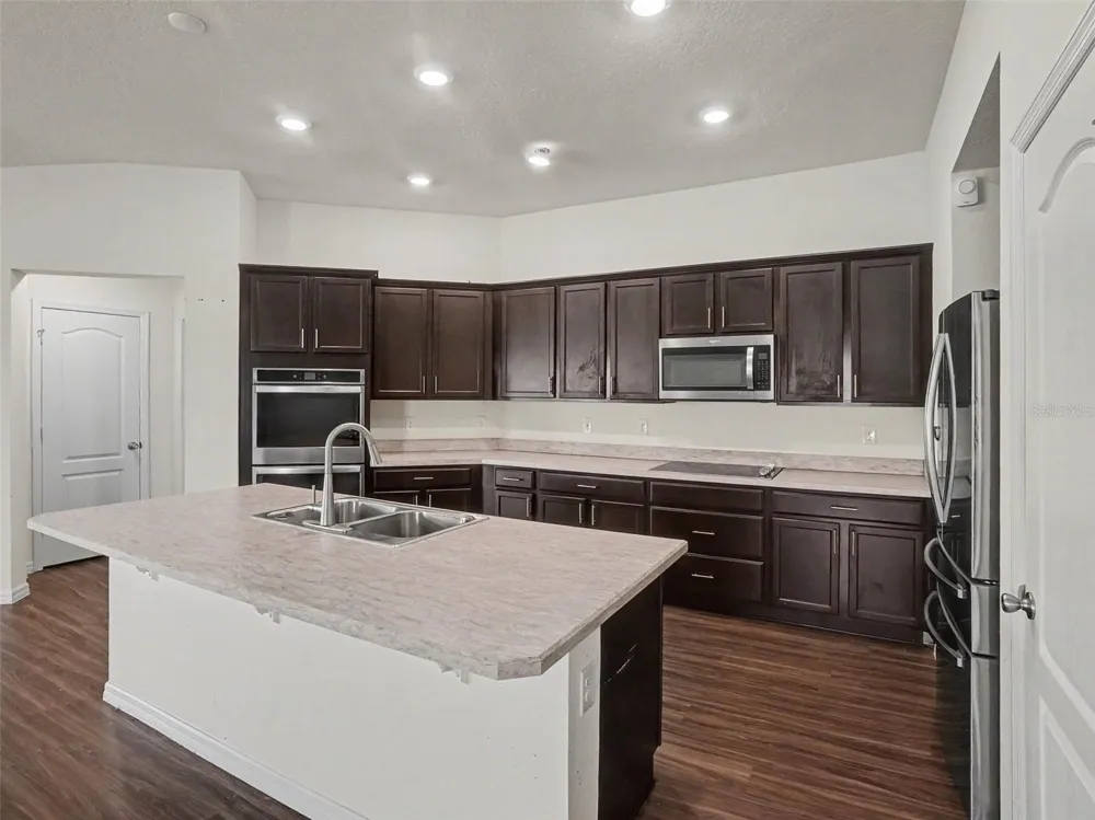 2488 BEGONIA STREET Mascotte, FL 34753