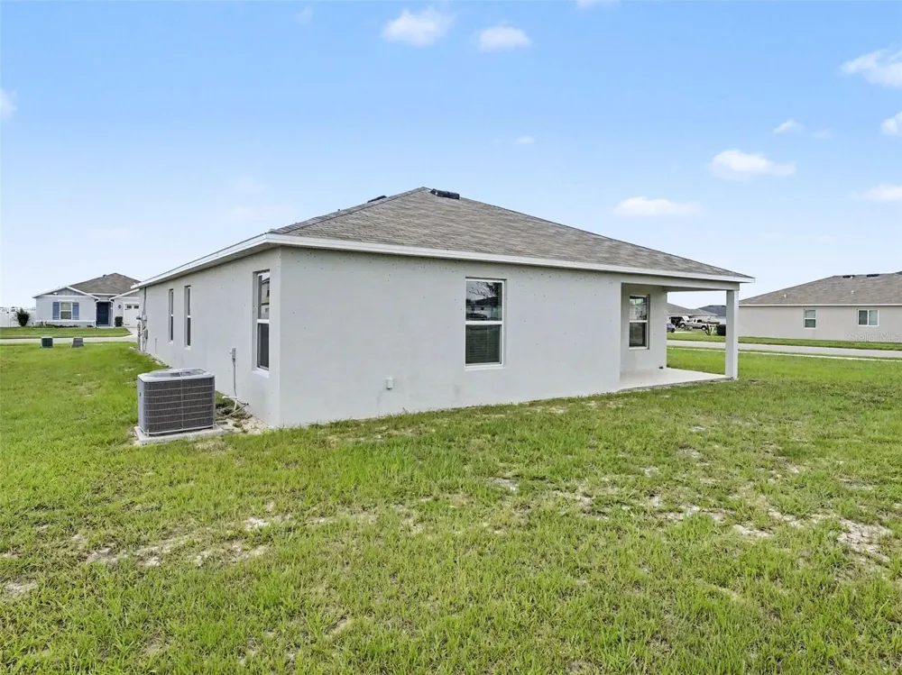 2488 BEGONIA STREET Mascotte, FL 34753