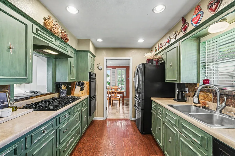 7441 Whispering Pines Drive Dallas, TX 75248