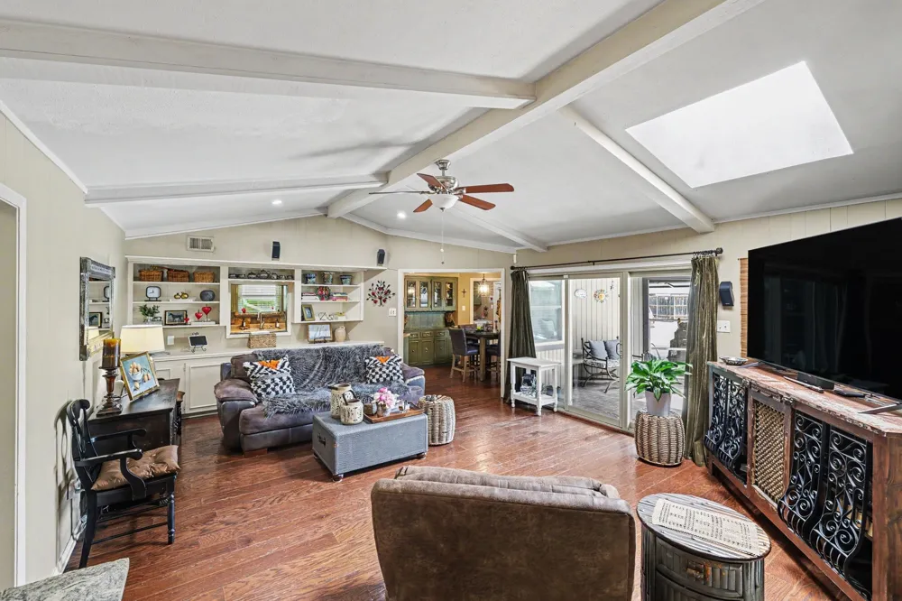 7441 Whispering Pines Drive Dallas, TX 75248
