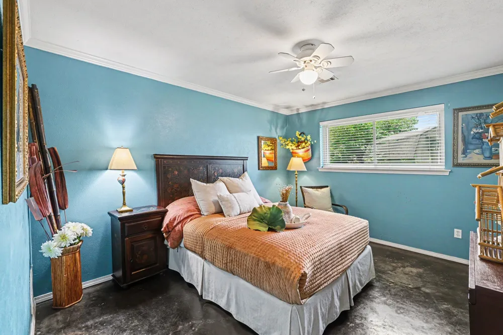 7441 Whispering Pines Drive Dallas, TX 75248