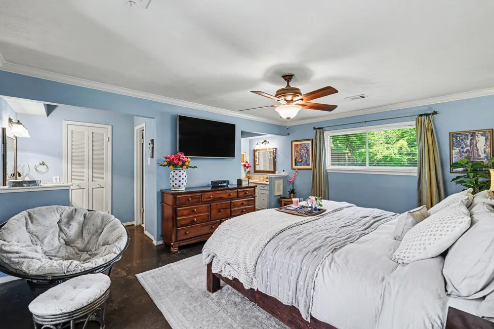 7441 Whispering Pines Drive Dallas, TX 75248