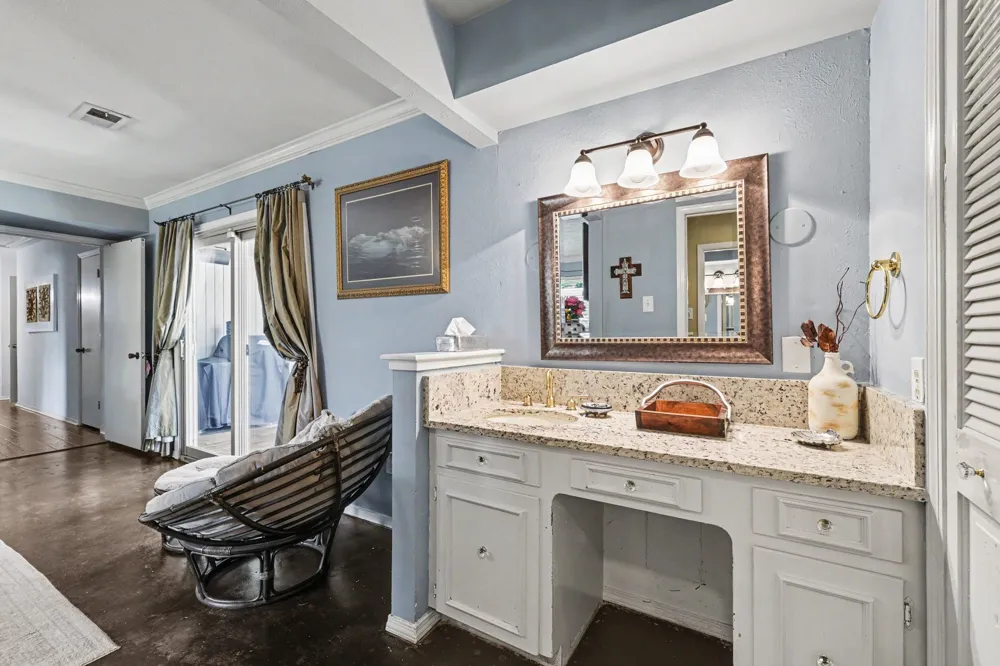 7441 Whispering Pines Drive Dallas, TX 75248