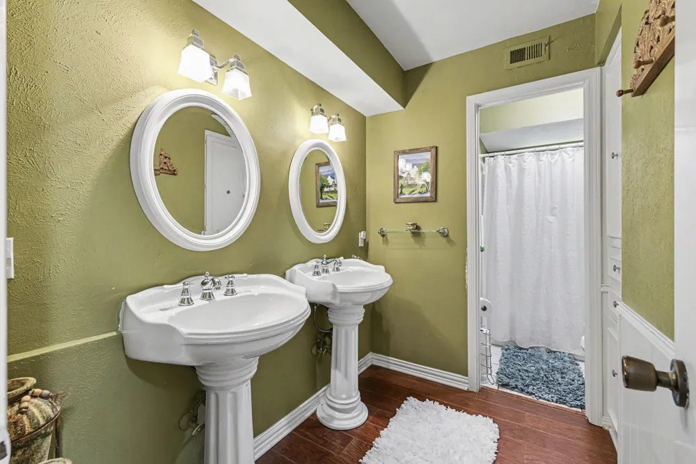 7441 Whispering Pines Drive Dallas, TX 75248