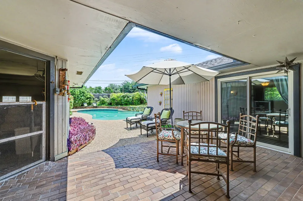 7441 Whispering Pines Drive Dallas, TX 75248