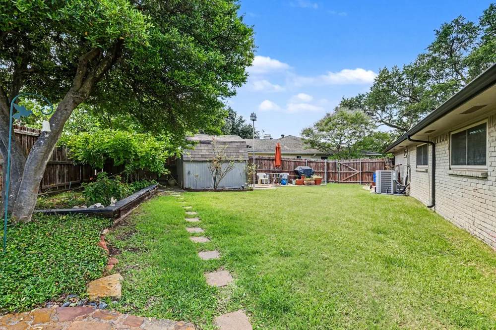 7441 Whispering Pines Drive Dallas, TX 75248