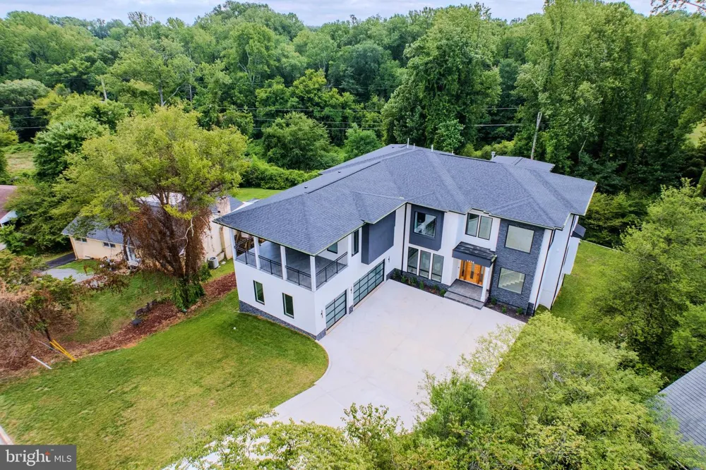 1434 WAGGAMAN CIRCLE Mclean, VA 22101