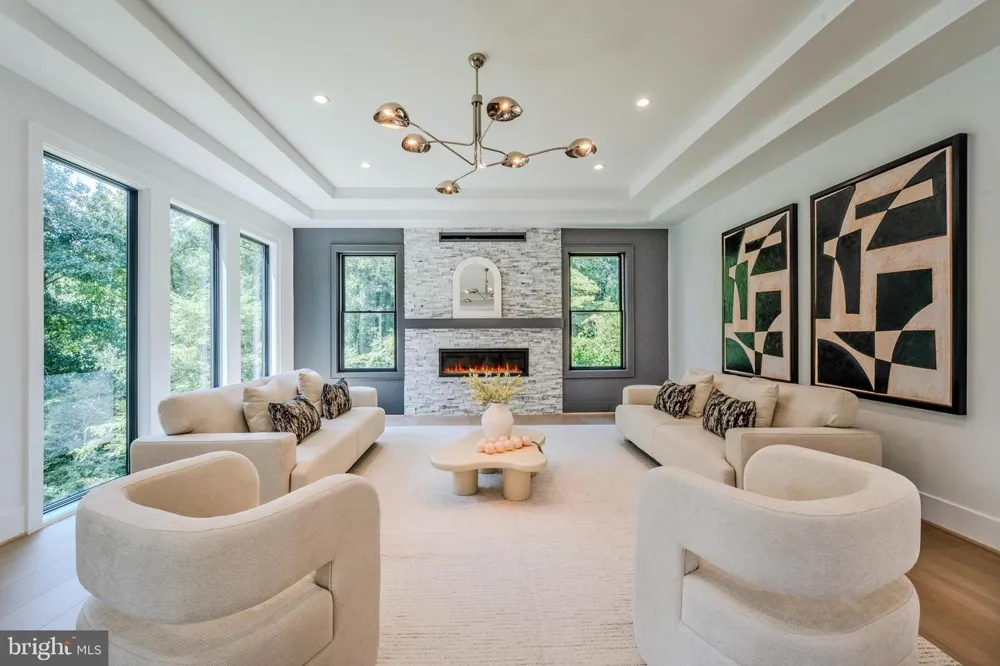1434 WAGGAMAN CIRCLE Mclean, VA 22101