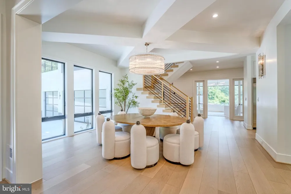 1434 WAGGAMAN CIRCLE Mclean, VA 22101