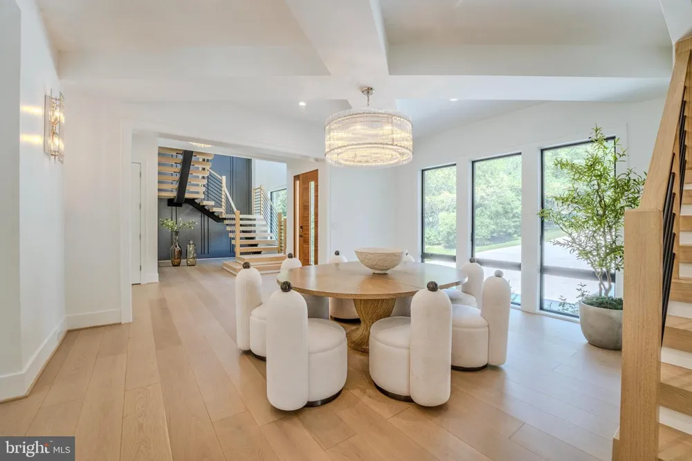 1434 WAGGAMAN CIRCLE Mclean, VA 22101