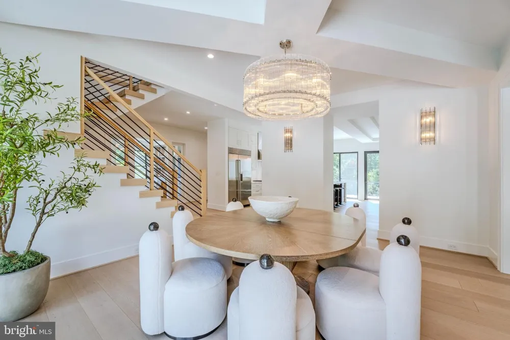1434 WAGGAMAN CIRCLE Mclean, VA 22101